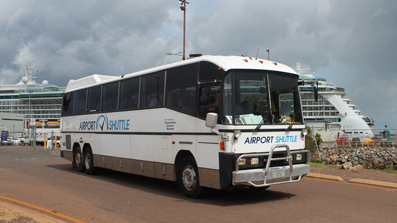 Darwin Airport Shuttle MO 1076.