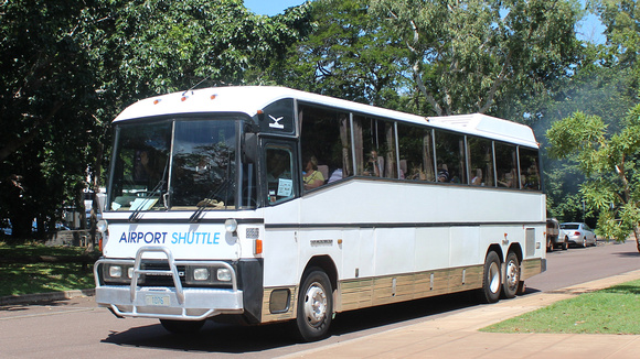 Darwin Airport Shuttle MO 1076...